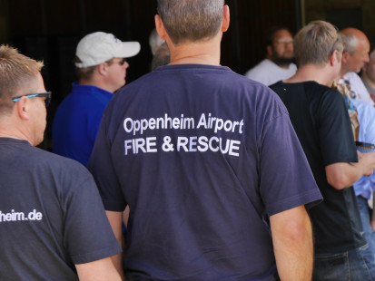 Die Feuerwehr war auch vertreten - mit passenden T-Shirts.